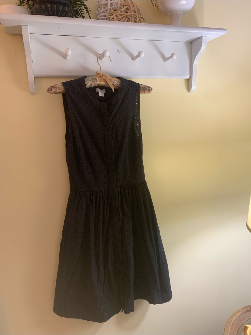 Sleeveless eyelet top